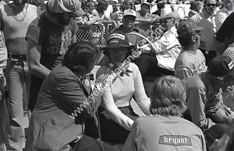 Janet_Guthrie