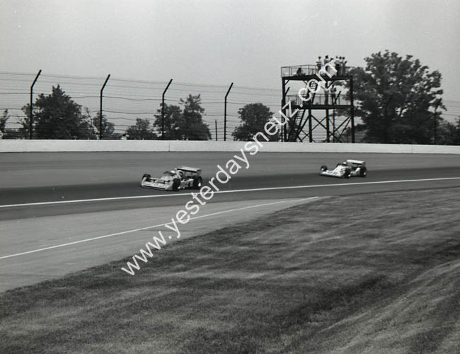 Cars_On_The_Track