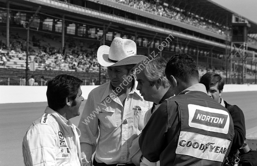Al_Unser_Bobby_Unser_Roger_Penske 1