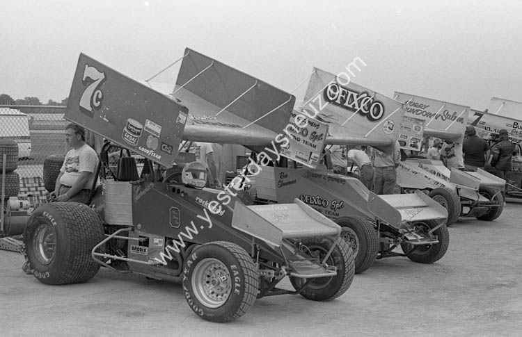ISFG51185-8 Cars in the Pits