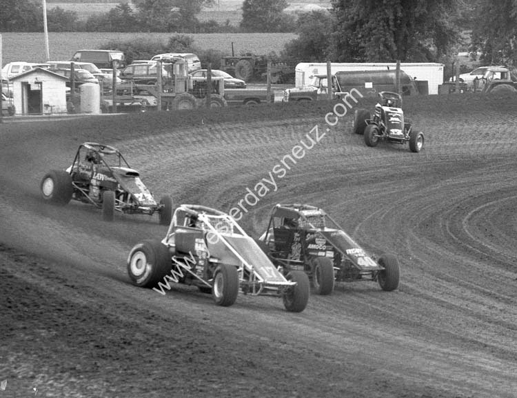 D.Beechler (17) T. Cox (40) J.Stanbrough (77x) D.Davidson (17b)