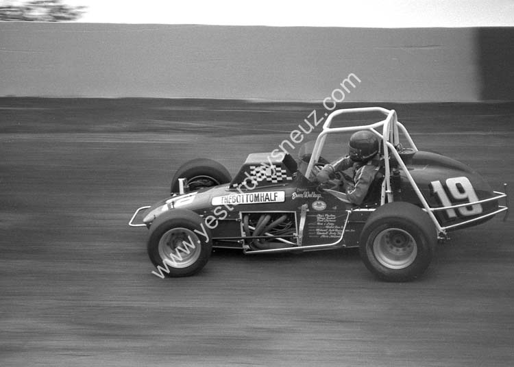 W90279-80 Bruce walkup
