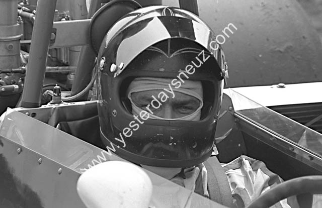 Jackie Oliver 8
