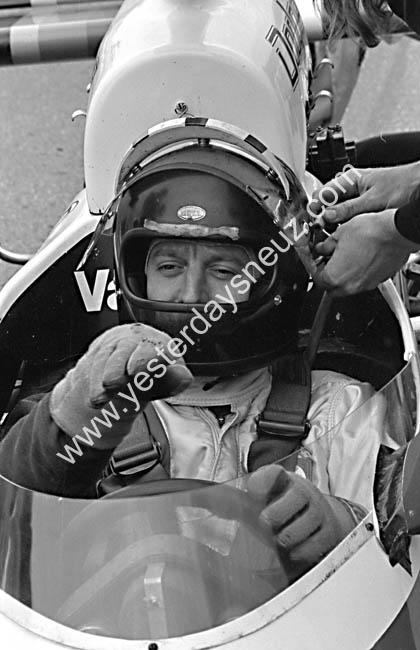 Jackie Oliver 6
