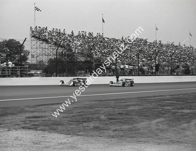 Cars_On_The_Track 10