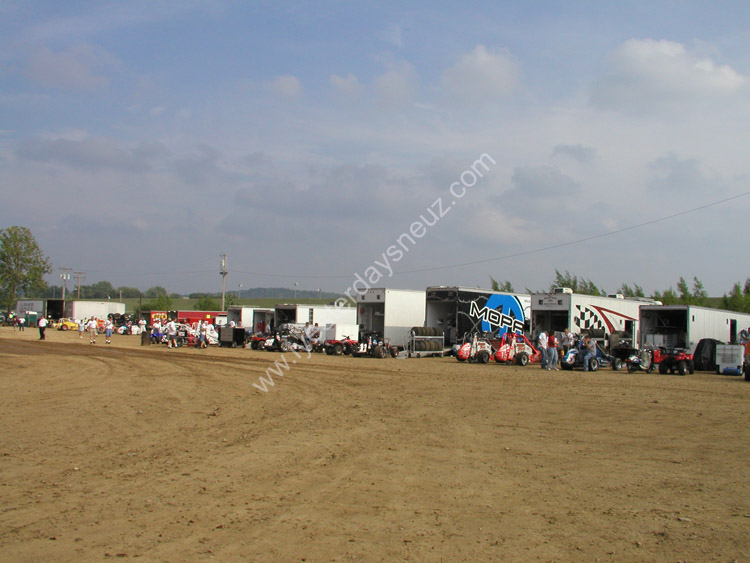 USAC Midgets 8-18-05 005