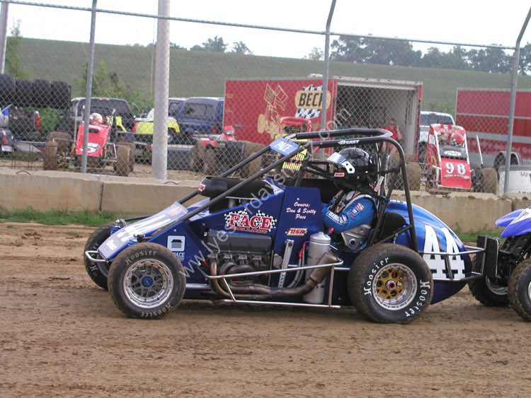 USAC Midgets 8-18-05 049