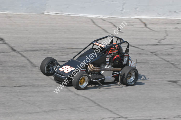 Bobby Santos, III-1