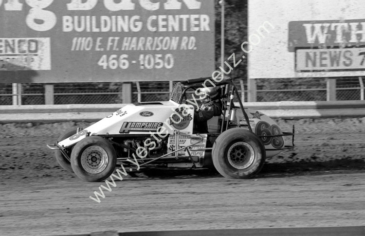 TH100496-41 Jack Hewitt
