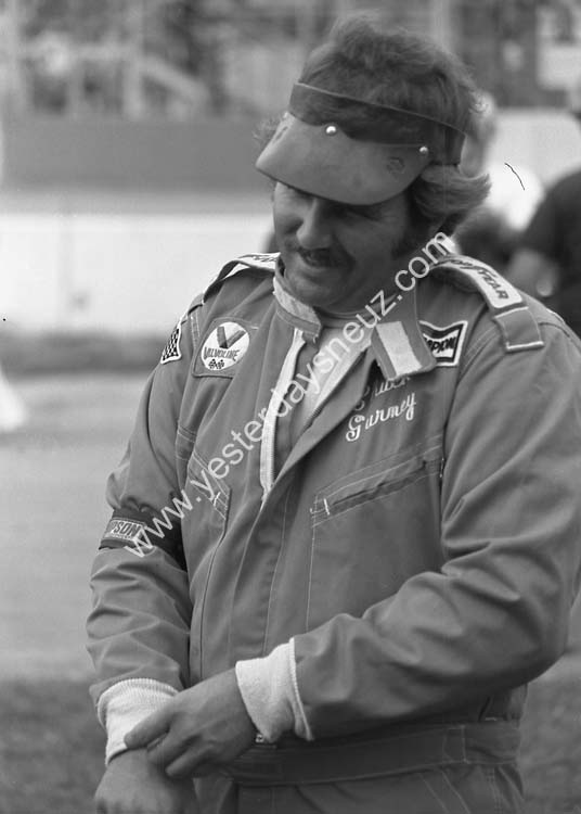 W90279-28 Chuck Gurney